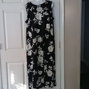 R&K black and white sleeveless casual maxi dress Sz 22W NWOT